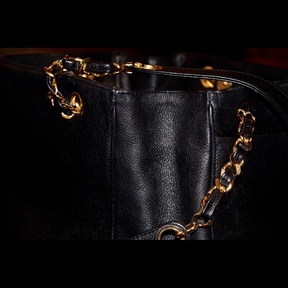 Authentic Chanel Tote - Picture 3 of 16